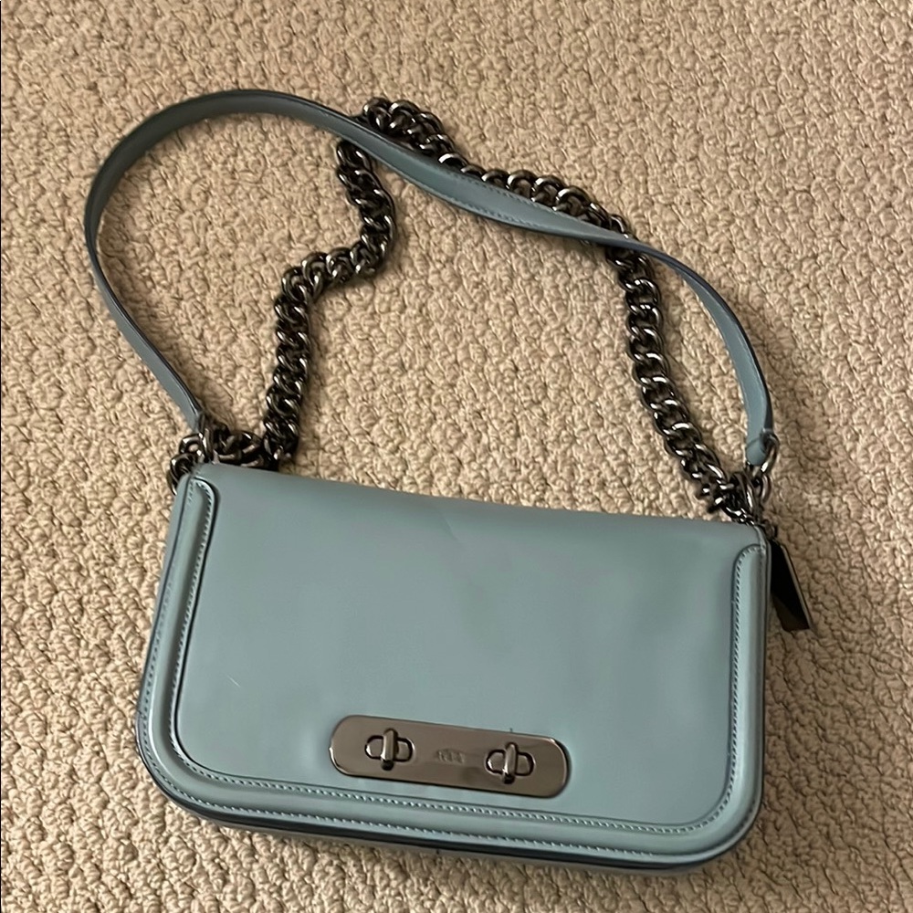 SOLD‼️ Coach Swagger Crossbody